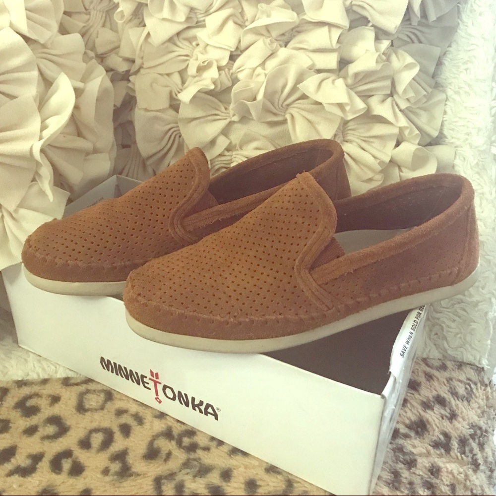 Minnetonka Pacific Brown Loafer Moccasins